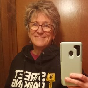 Meet your Posher, Leslie